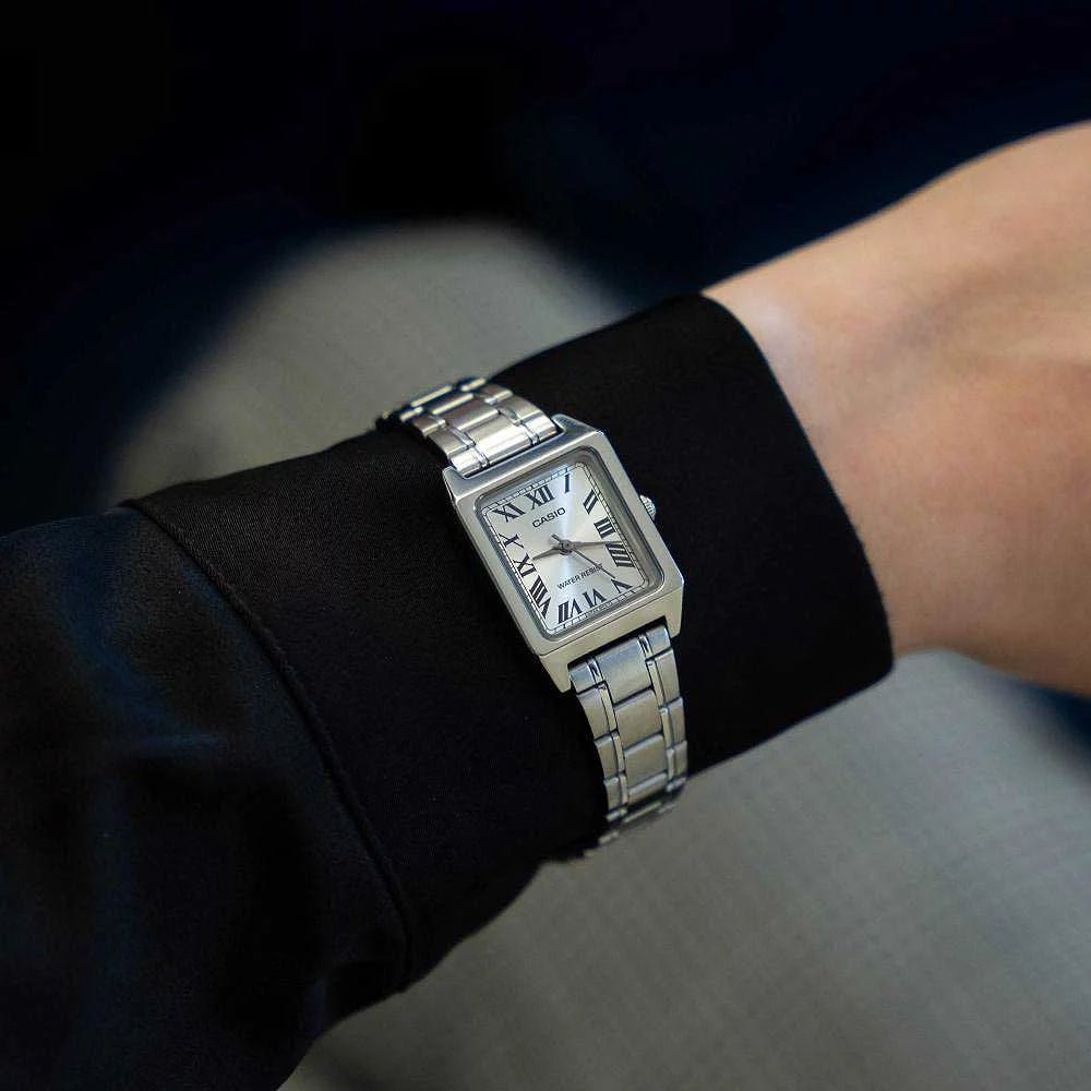 Casio Collection LTP-B150D-7BEF Damenuhr • Kultiges Retro-Design • Eleganter Edelstahl-Look