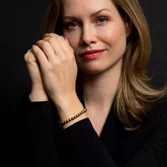 Armband aus 6mm Steinen aus 18 Karat ionenvergoldetem Edelstahl mit Edelstahlverschluss - Rebel&Rose Modell: RR-60046-G-S