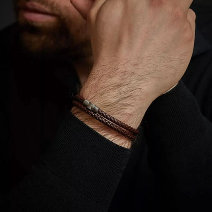 Armband aus zwei 5mm dicken, dunkelbraunen Lederschnüren mit Edelstahlverschluss - Rebel&Rose Modell: RR-M0039-S-M