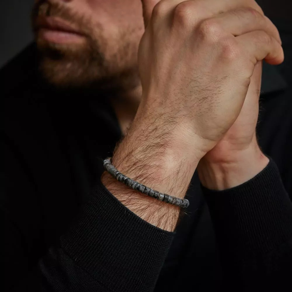 Armband aus 6mm grauen, scheibenförmigem Naturstein mit Edelstahlverschluss - Rebel&Rose Modell: RR-60094-S-L
