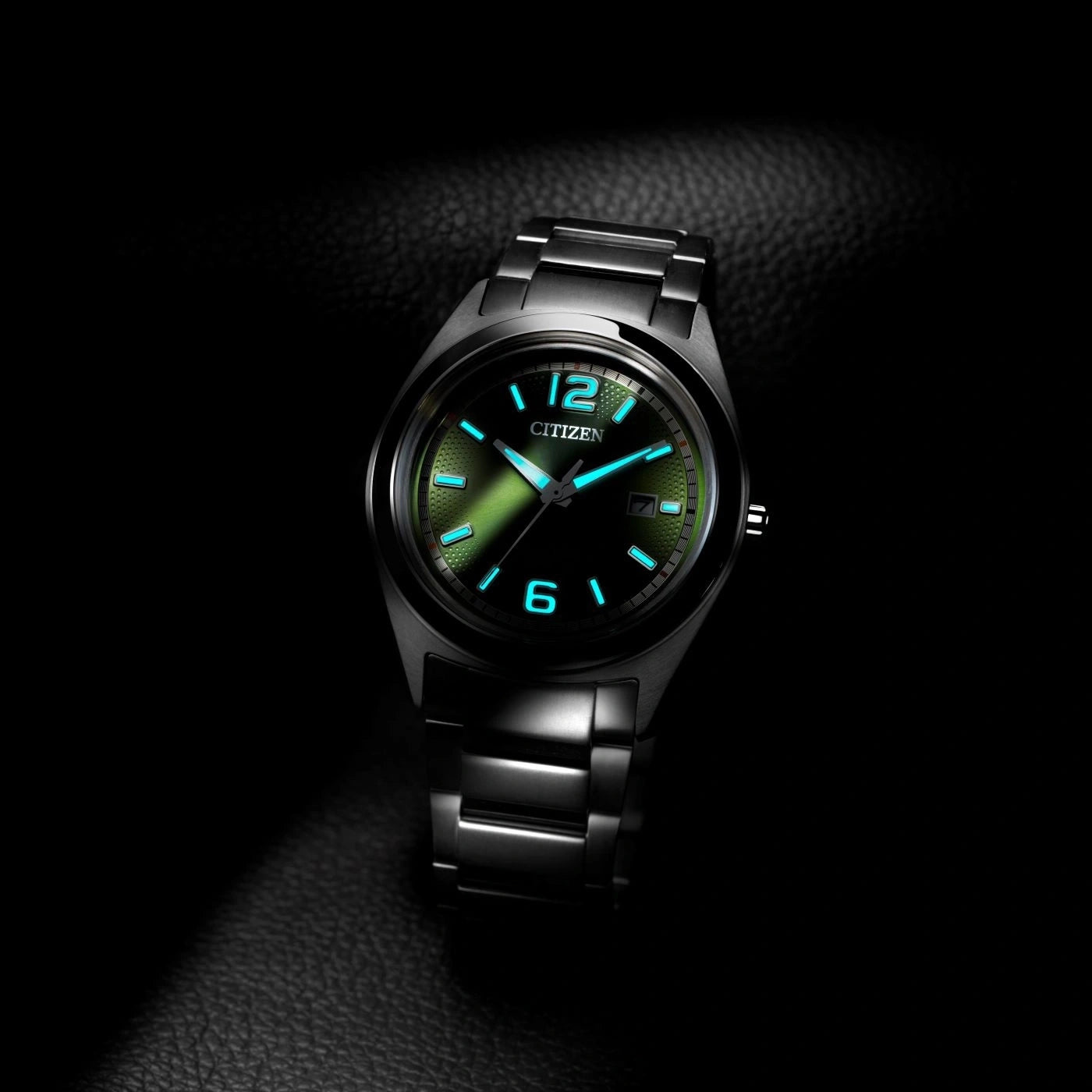 Citizen Eco-Drive Urban AW1641-81X Uhr • Super Titanium • Grünes Zifferblatt