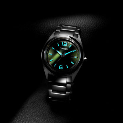 Citizen Eco-Drive Urban AW1641-81X Uhr • Super Titanium • Grünes Zifferblatt