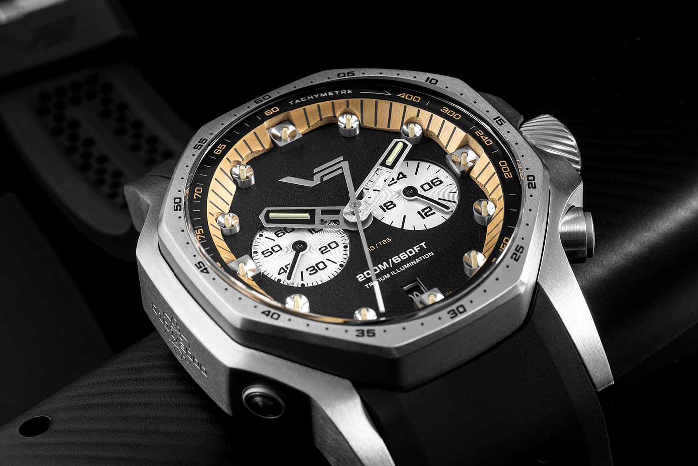 Vostok Europe Atomic Age VK64-640A698 Herrenuhr • Tritium-Röhrchen • K1 Sicherheitsglas