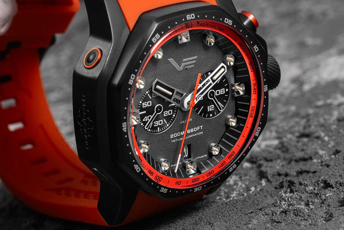 Vostok Europe Atomic Age VK64-640C699 Herrenuhr • Tritium-Beleuchtung • 20 ATM