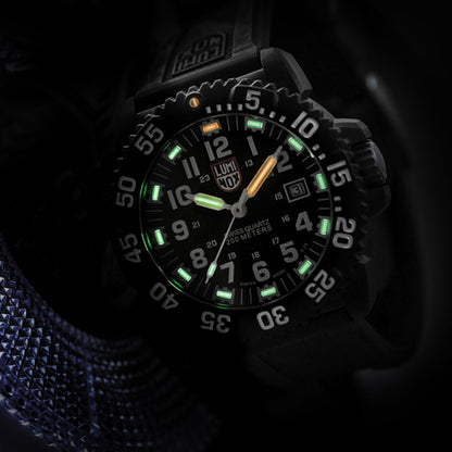Luminox Original Navy SEAL 3050 Series 3051.F Herren Uhr • LLT Leuchttechnologie • Extrem robust