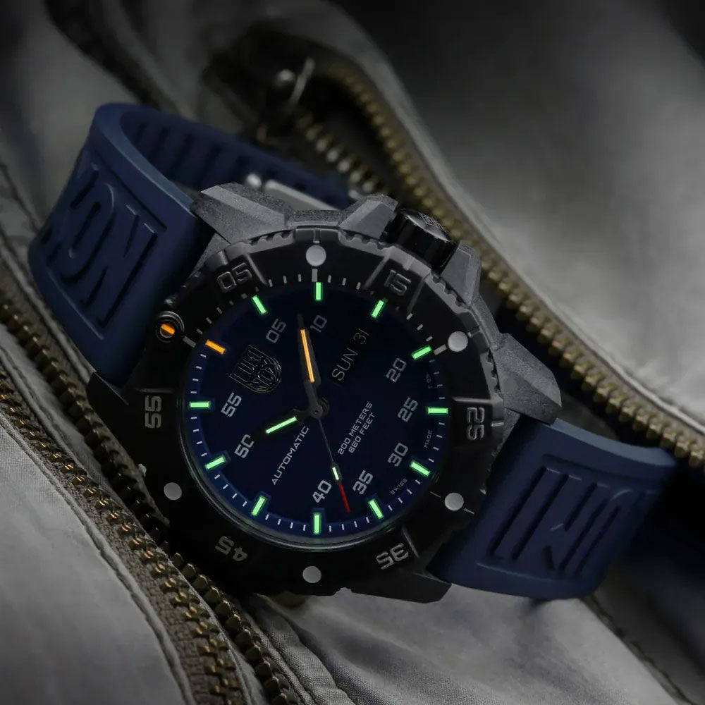 Luminox Master Carbon SEAL 3860 Series XS.3863 Men's Watch • Automatic • Carbonox+